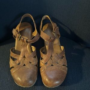 Clogs style sandal, by Born on Concepts. Size 11